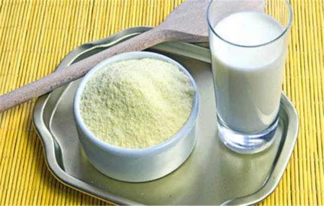 奶粉和牛奶哪个营养好_奶粉和纯牛奶哪个营养高