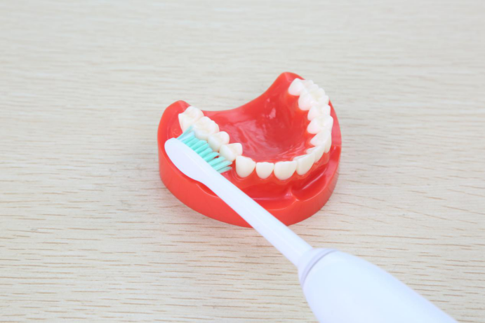 电动牙刷和普通牙刷哪个刷牙干净_电动牙刷和普通牙刷哪个刷的干净