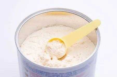 羊奶粉和牛奶粉哪个更适合宝宝?羊奶粉和牛奶粉的区别