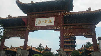 中国香火最旺的十大寺庙-中国适合拜佛寺庙在哪里